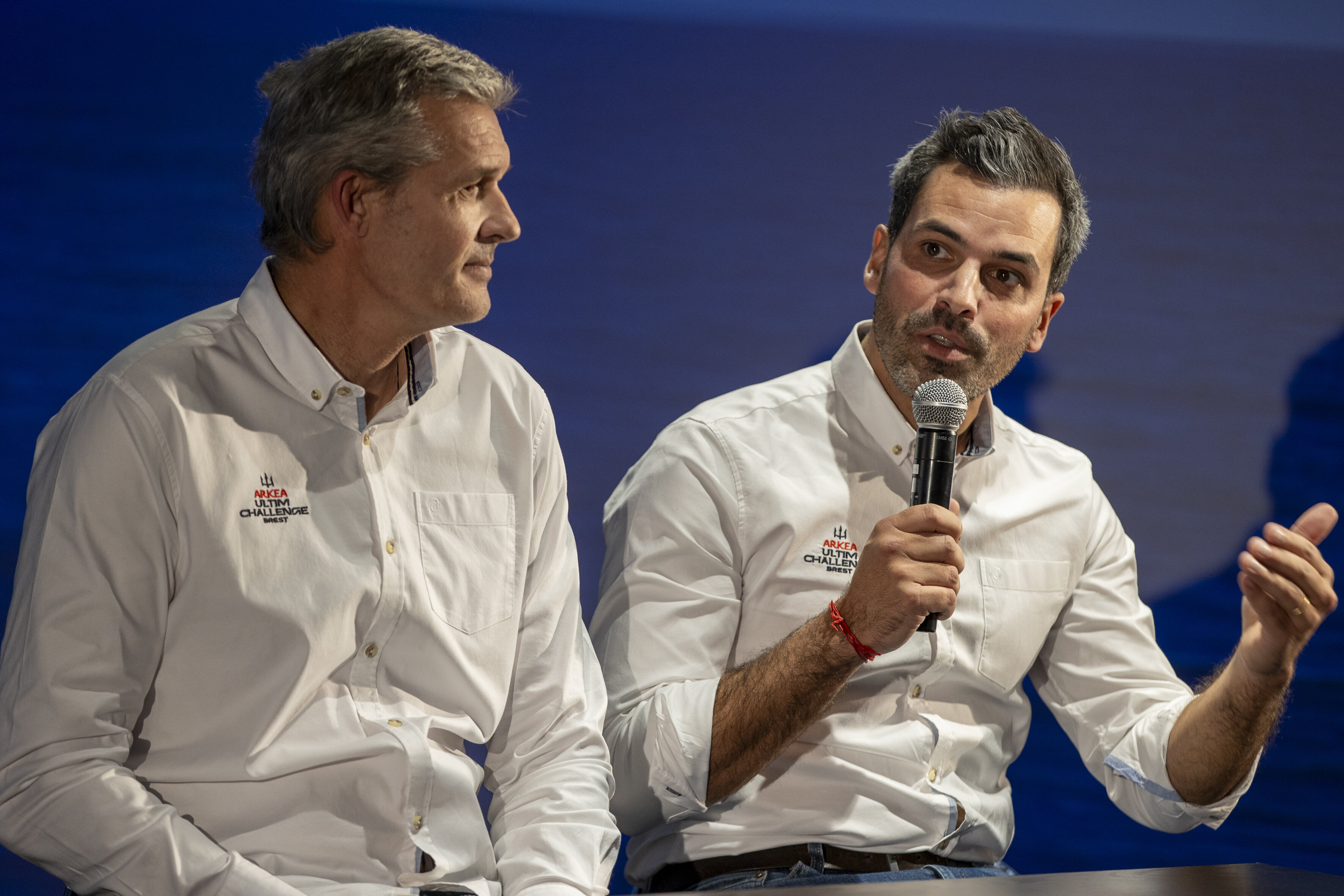 « On a voulu que ce soit un grand rassemblement qui facilite les rencontres entre les marins et leur public », indique Joseph Bizard, dg OC Sport Pen Duick avec à ses côtés Guillaume Rottée, directeur de course - © Alexis Courcoux