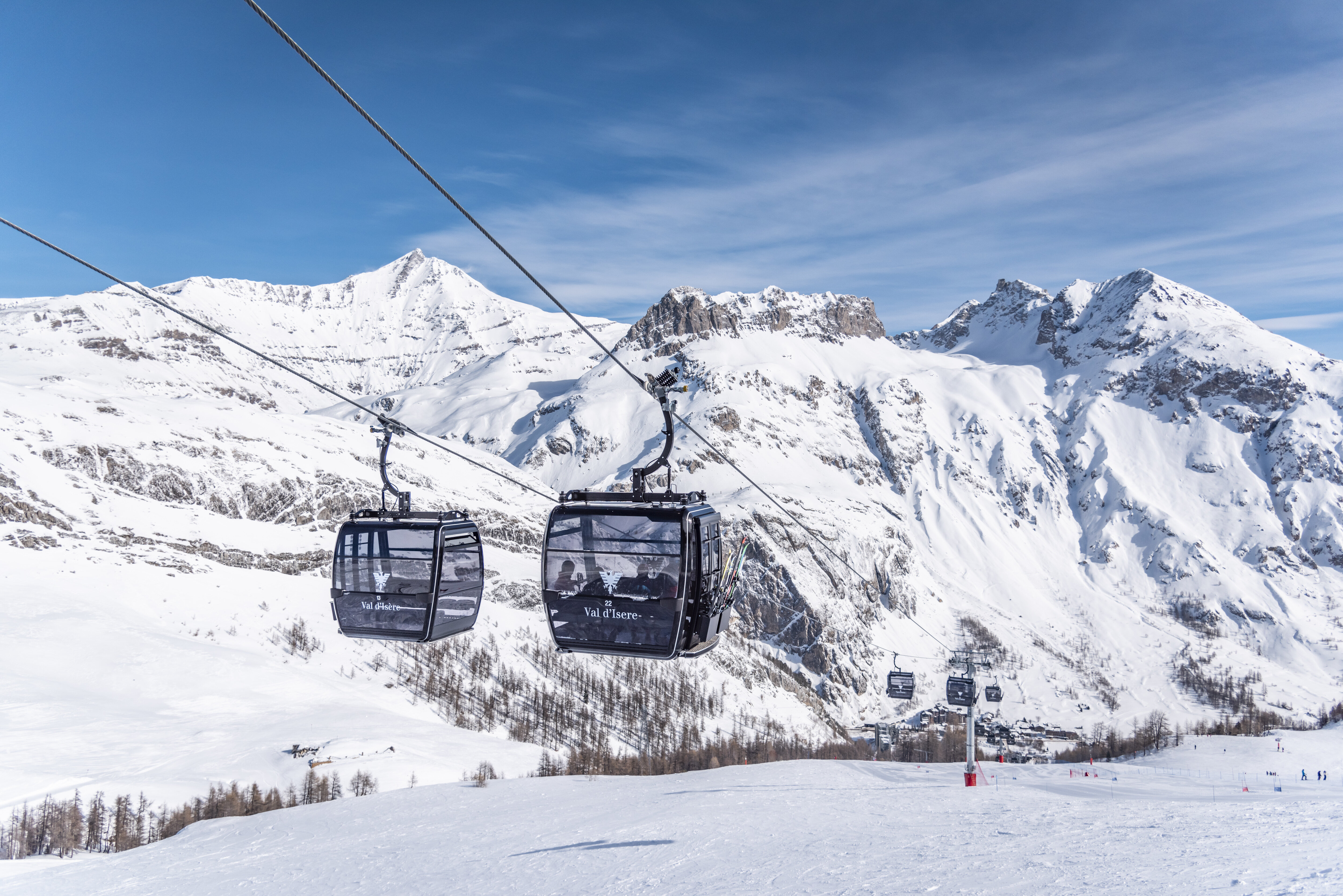 Télécabines installées par Poma à Val d’Isère - © Poma