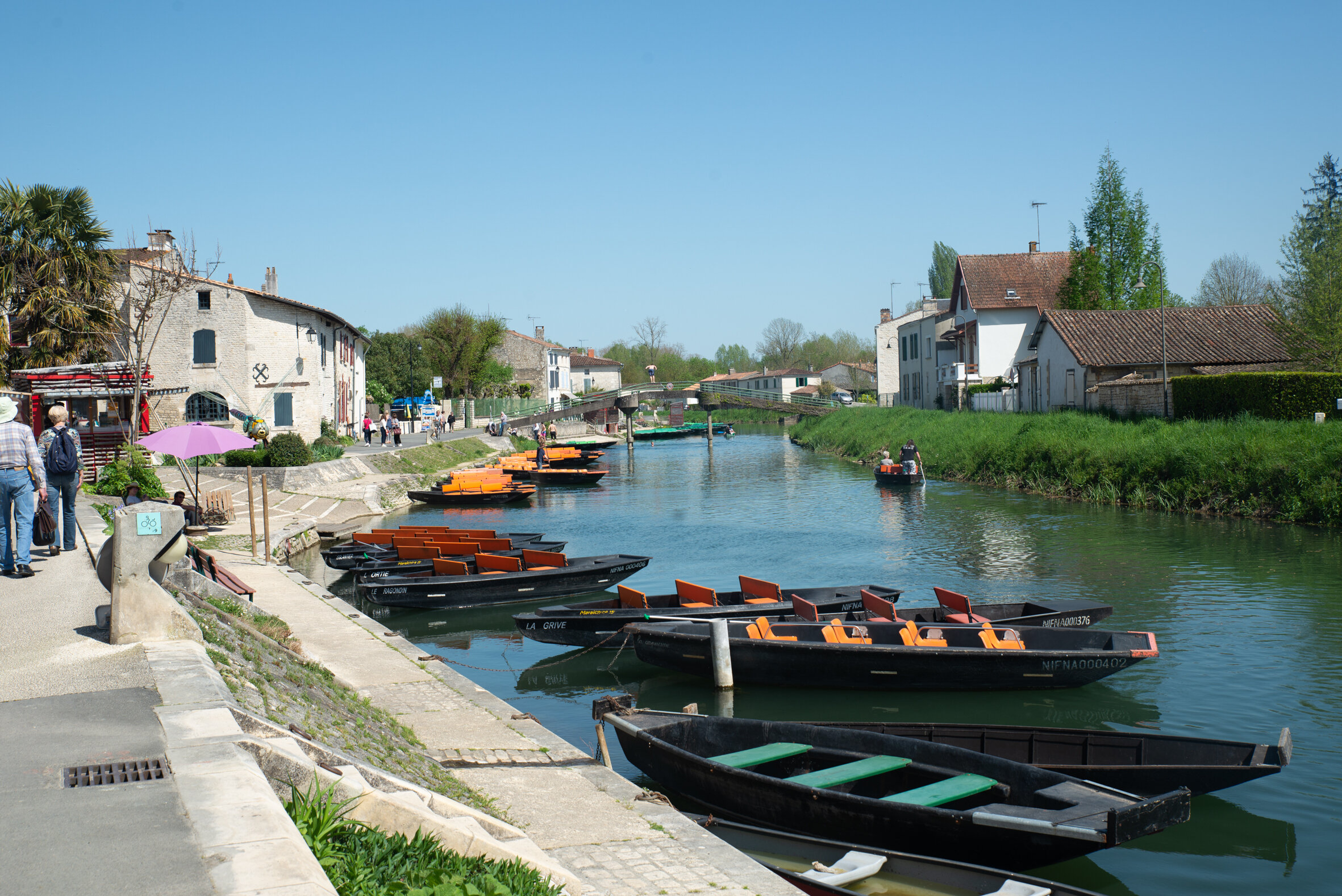 Au départ du Port de Coulon, le Marais Poitevin offre un environnement inédit pour des parenthèses - © V. Pegoraro / Département des Deux-Sèvres
