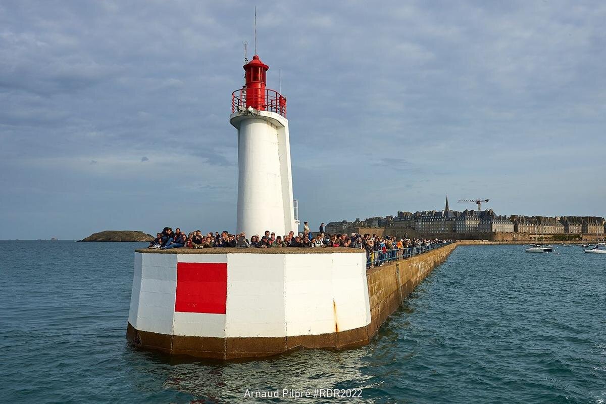 Ponton pour assister au départ de la course au large - © Arnaud Pilpré